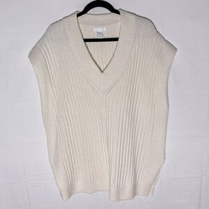 5/$25 Old Navy Oversized Cream Ribbed V Neck Sweater Vest M